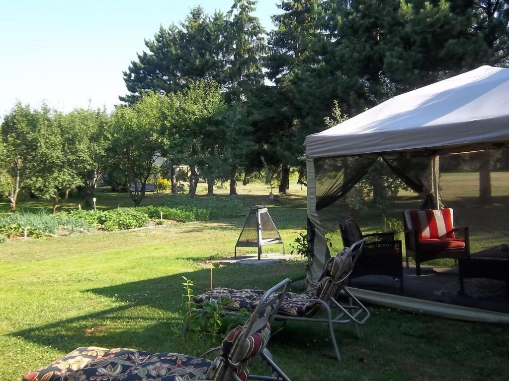 Gite La Halte Du Verger Bed And Breakfast Rivière-du-Loup Exterior foto