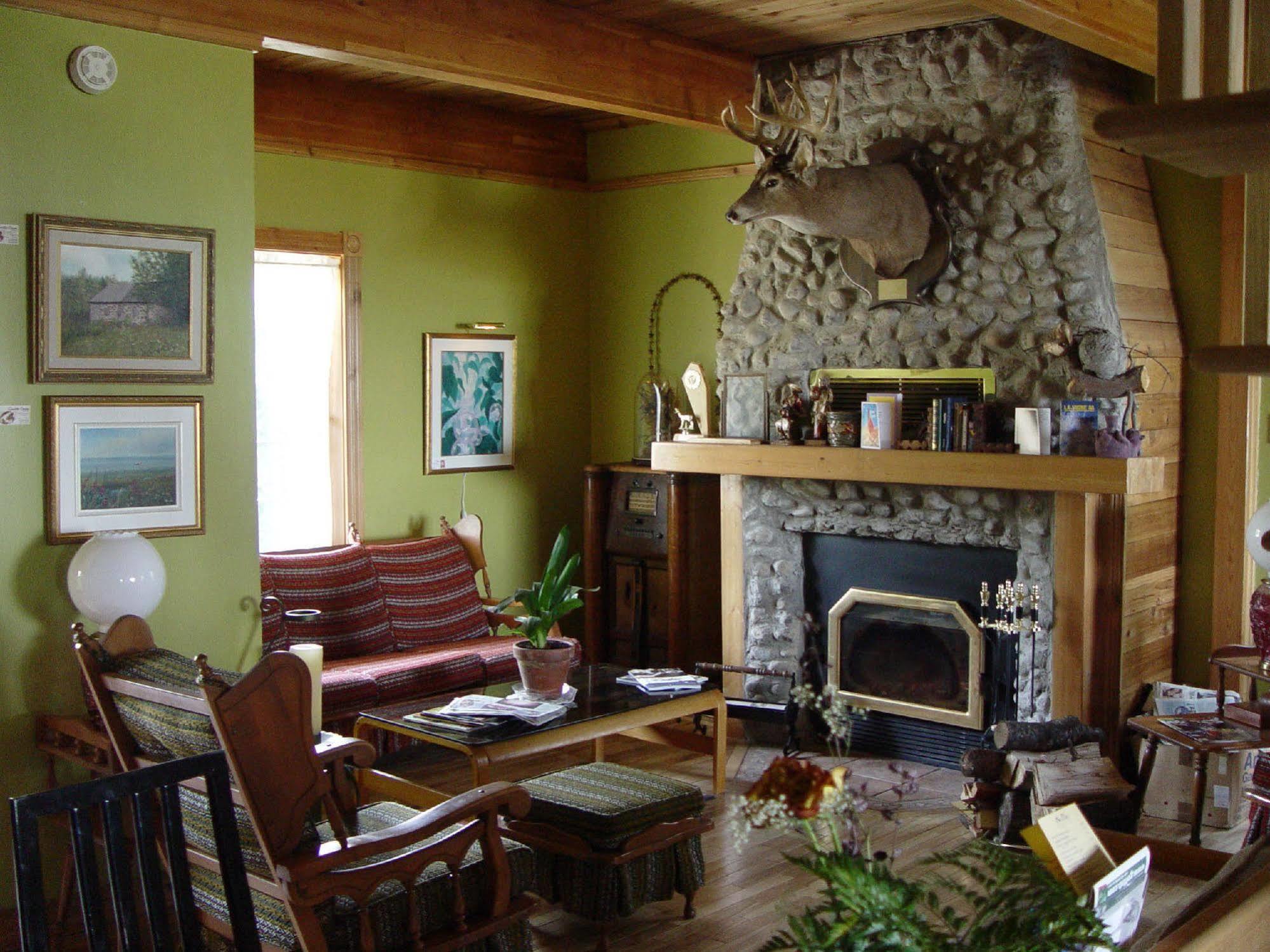 Gite La Halte Du Verger Bed And Breakfast Rivière-du-Loup Exterior foto